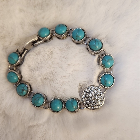 NWOT Lia Sophia "Breeze Bay" Turquoise Rhinestone and Silver Bracelet - Picture 2 of 4